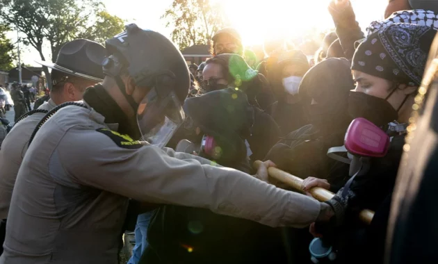 Anti-ICE Protesters Arrested After Clashes with Federal Officers at Newark Detention Center
