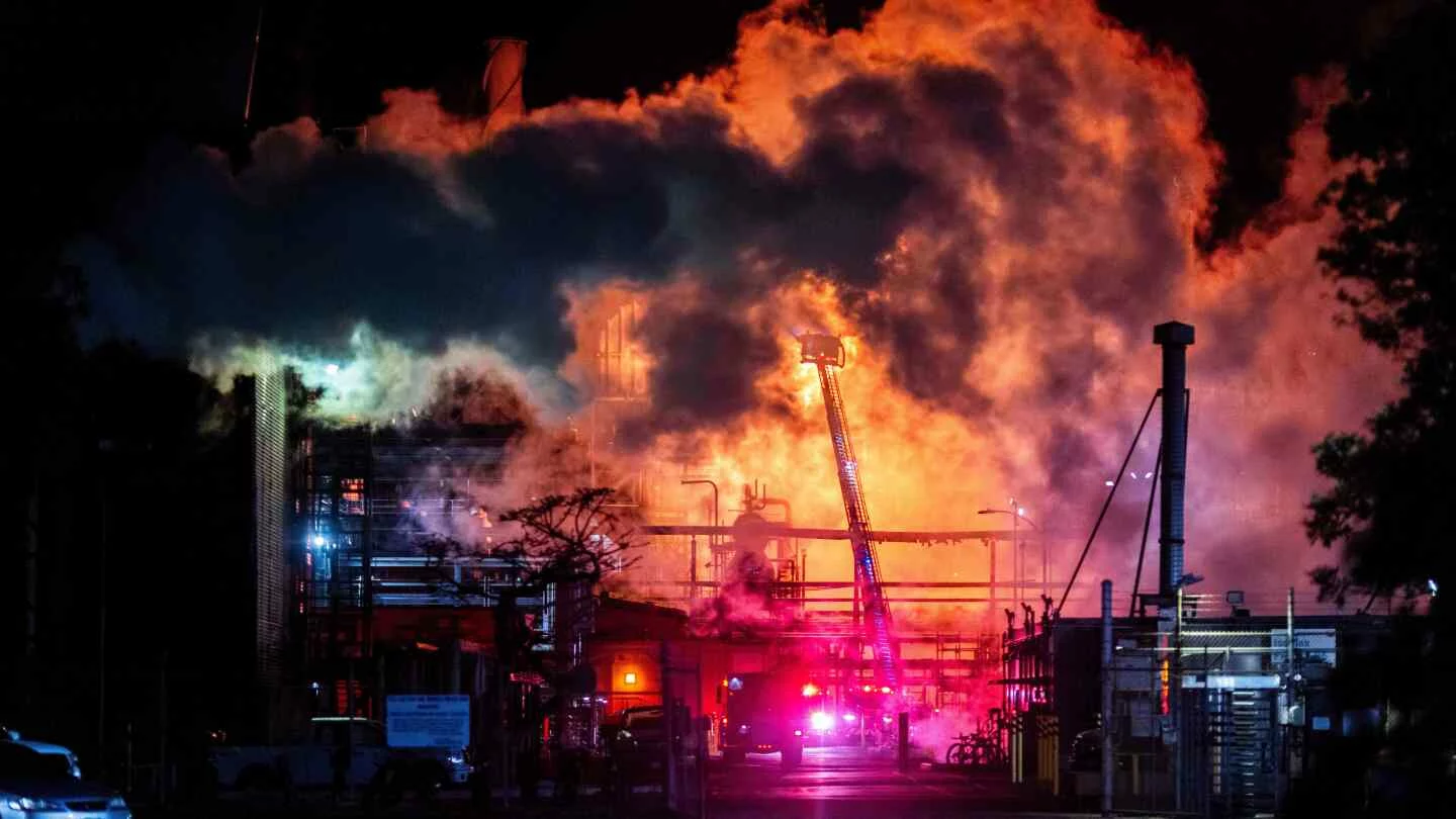 Crack may prevent explosion? [titlebase]: California Chemical Tank Incident Raises Concerns