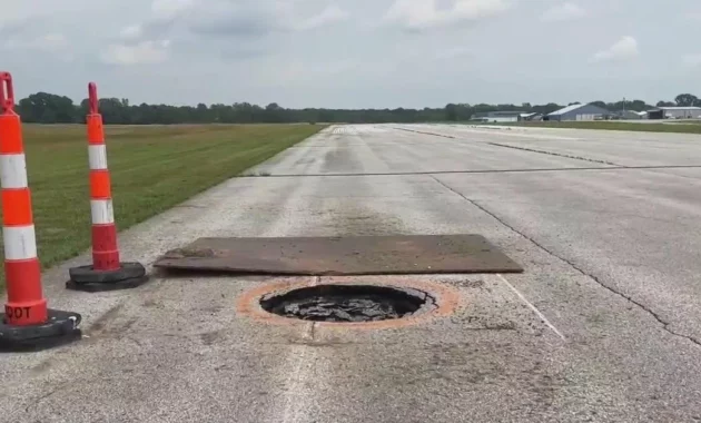 Sinkhole Closes LGA Runway [titlebase]: Flight Delays and Cancellations Ensue