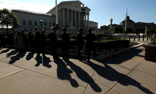 Court to Hear Challenge: Supreme Court Rules in Favor of FCC Over Wireless Carriers