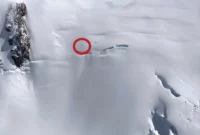 Tragic Incident: Park Ranger Dies After Falling into a Crevase on Alaska’s Mount McKinley