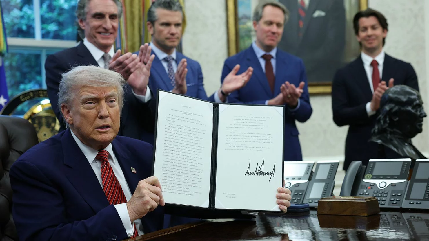 Trump Signs Quantum Orders to Boost US Leadership in Quantum Technology