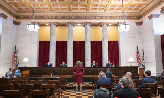 Admin Appeals Voting Order to Supreme Court Amidst Midterm Elections