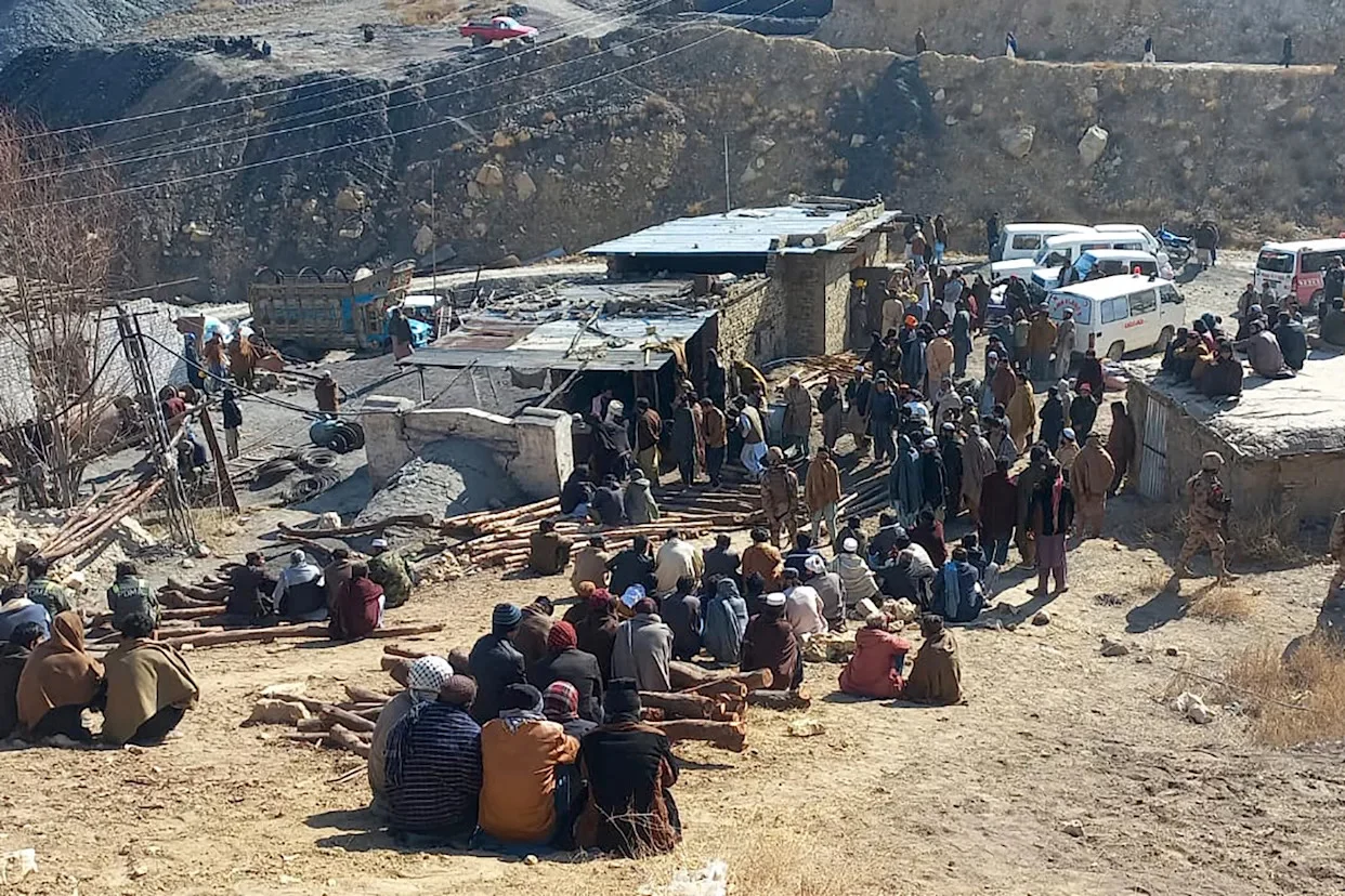 Coal mine blast in Pakistan [titlebase] Leaves 11 Dead, 31 Trapped
