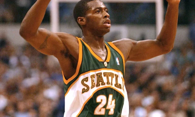 Former NBA Star Charged in Art Scam: Desmond Mason Faces Multiple Felony Counts