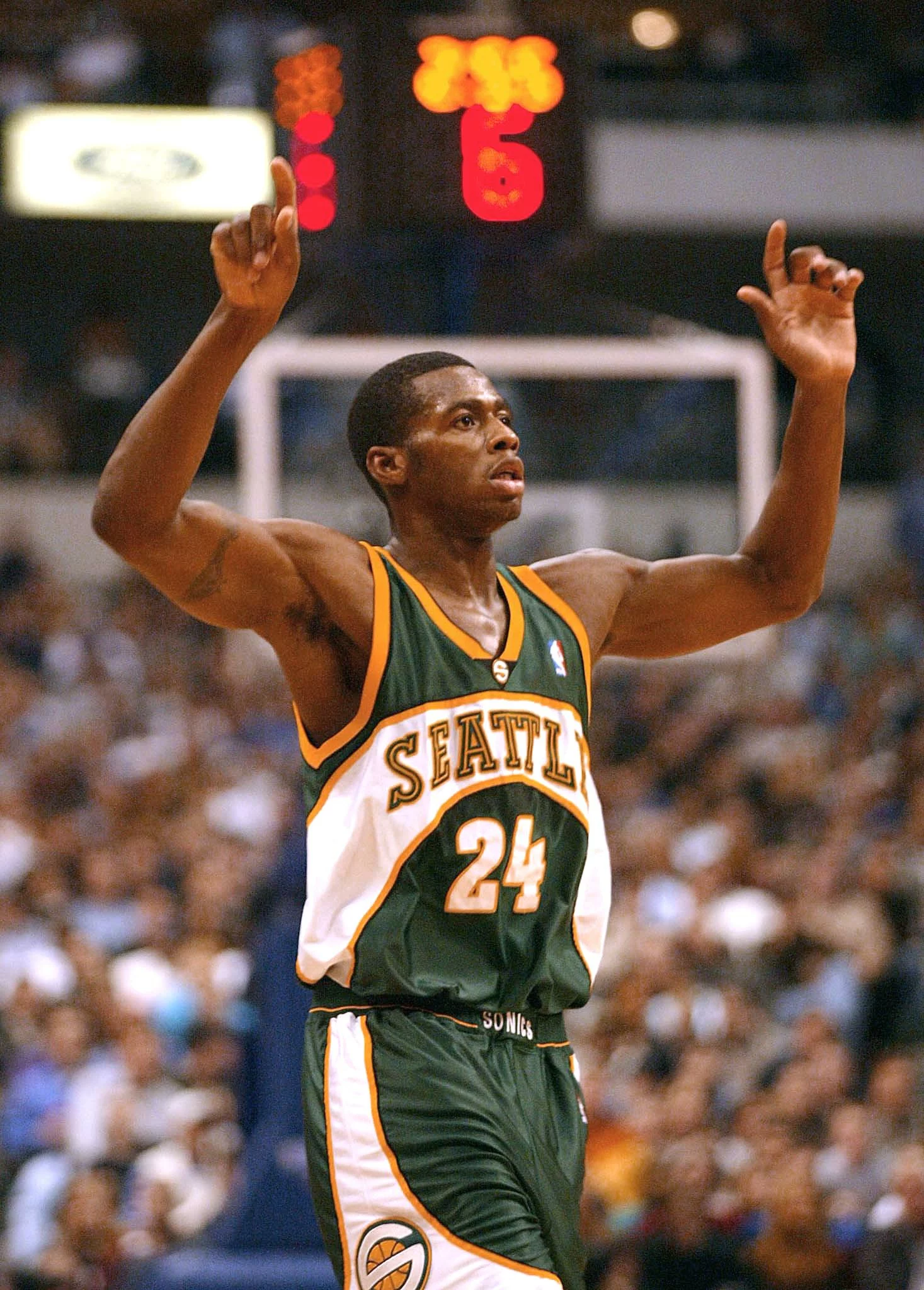Former NBA Star Charged in Art Scam: Desmond Mason Faces Multiple Felony Counts
