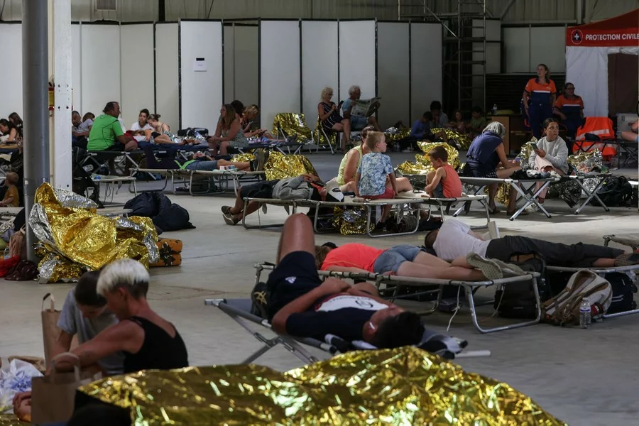 France Evacuates 4,000 People as Wildfires Rage Across Southwest Europe