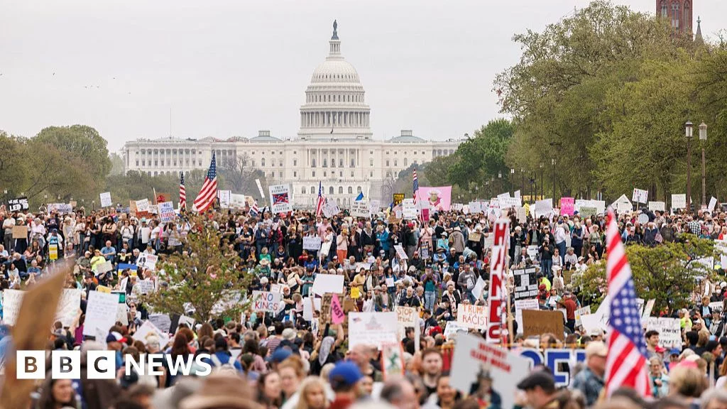 US Air Force Major Arrested for Demanding Trump's Impeachment at Capitol Protest