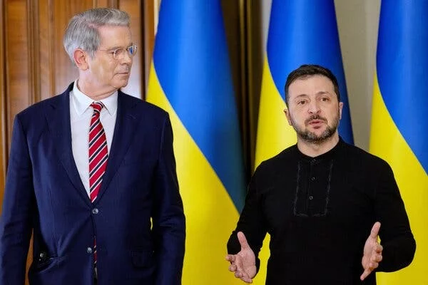 Zelenskyy meets UK's new PM in a Show of Unity Against Russian Aggression