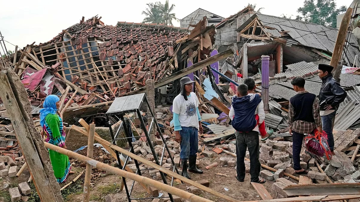 7.7 Quake Hits Indonesia: Devastating Earthquake Leaves Trail of Destruction