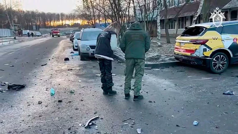 Moscow Restaurant Explosion [Titlebase]: Authorities Investigate Deadly Blast