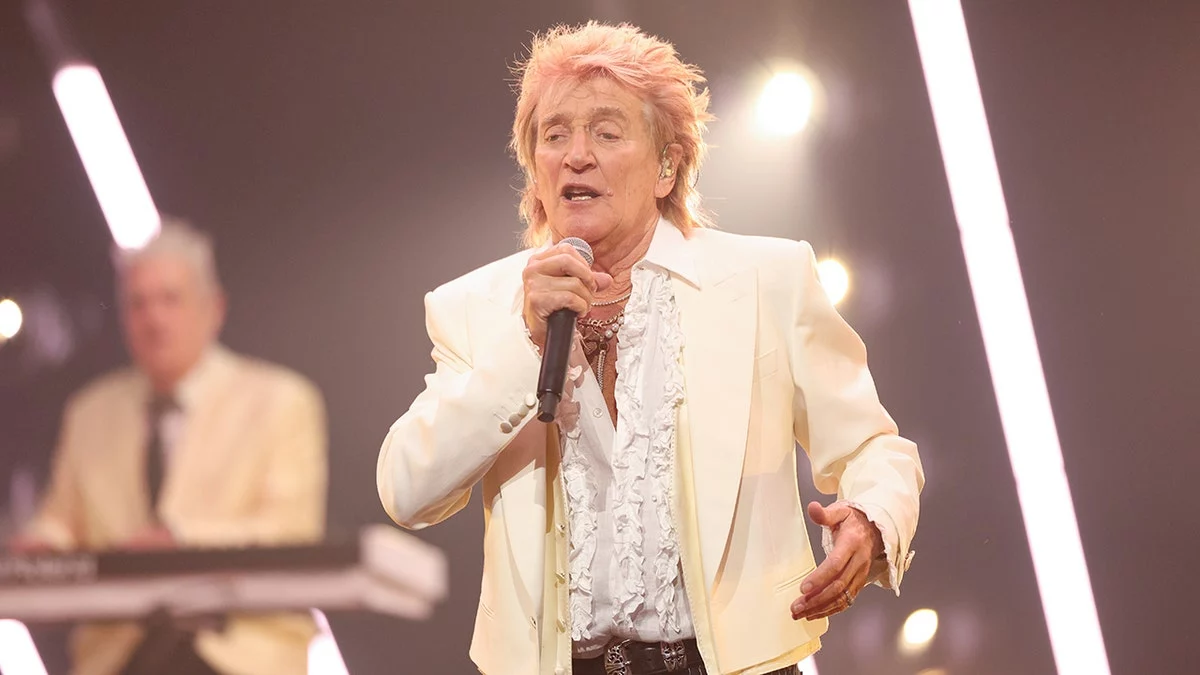 Rod Stewart Cancels US Tour [titlebase] After Undergoing Heart Surgery